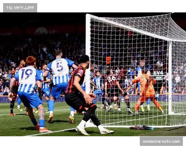 伯恩茅斯3-0客场胜曼联，索兰克头球破门先声夺人