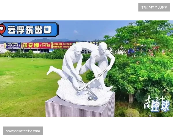 “曲小宝”潮玩摆件成热门纪念品，融合石艺与曲棍球元素